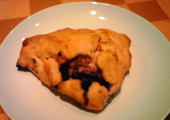 ブルーベリークリームスコーン写真